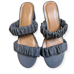 Women's Gray Faux Leather Ruched Straps Open Toe Block Heel Sandals Size 7.5